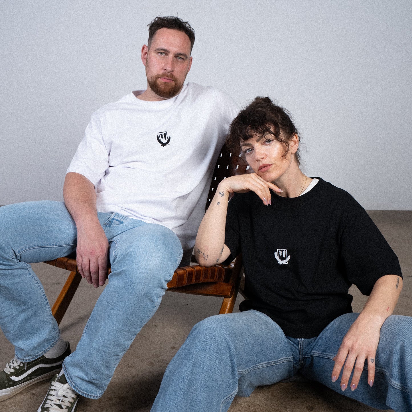 ESSENTIAL SHIRT - white.